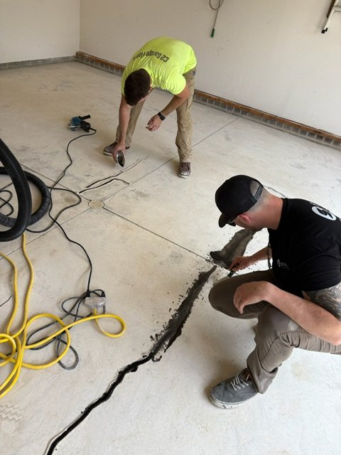 Repairing concrete crack before coating